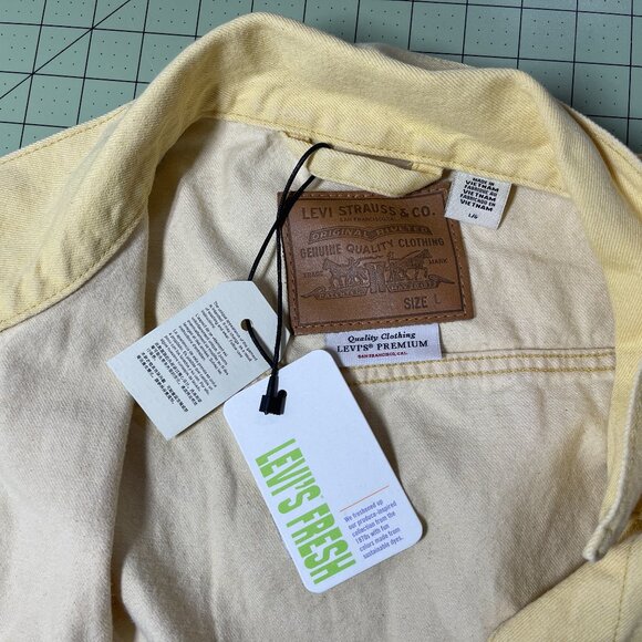 NWT Levi's Fresh Denim Jacket Men's Size Large Yellow Button Front MSRP $108 - Picture 2 of 9